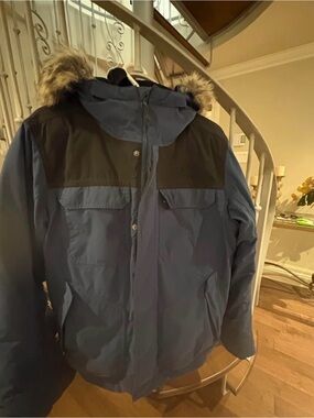 Men's The North Face Navy and Black Insulated Gotham Jacket with Faux Fur Hood